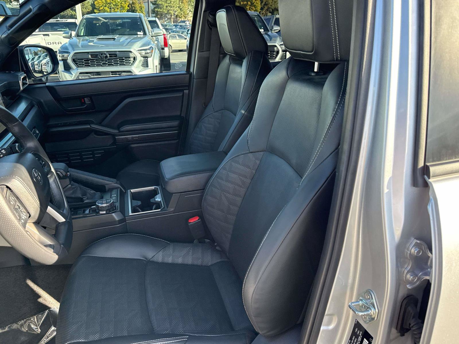 Used 2025 Toyota 4Runner TRD Off-Road Premium AWD/4WD image 11
