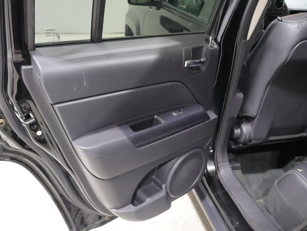Used 2016 Jeep Patriot High Altitude AWD/4WD image 19