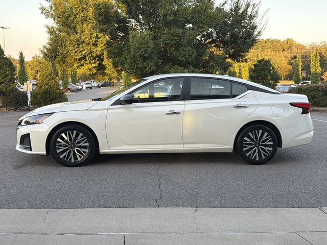 Used 2025 Nissan Altima 2.5 SV FWD image 6