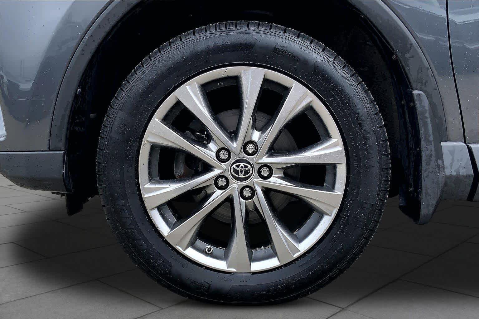 Used 2016 Toyota RAV4 Limited AWD/4WD image 11