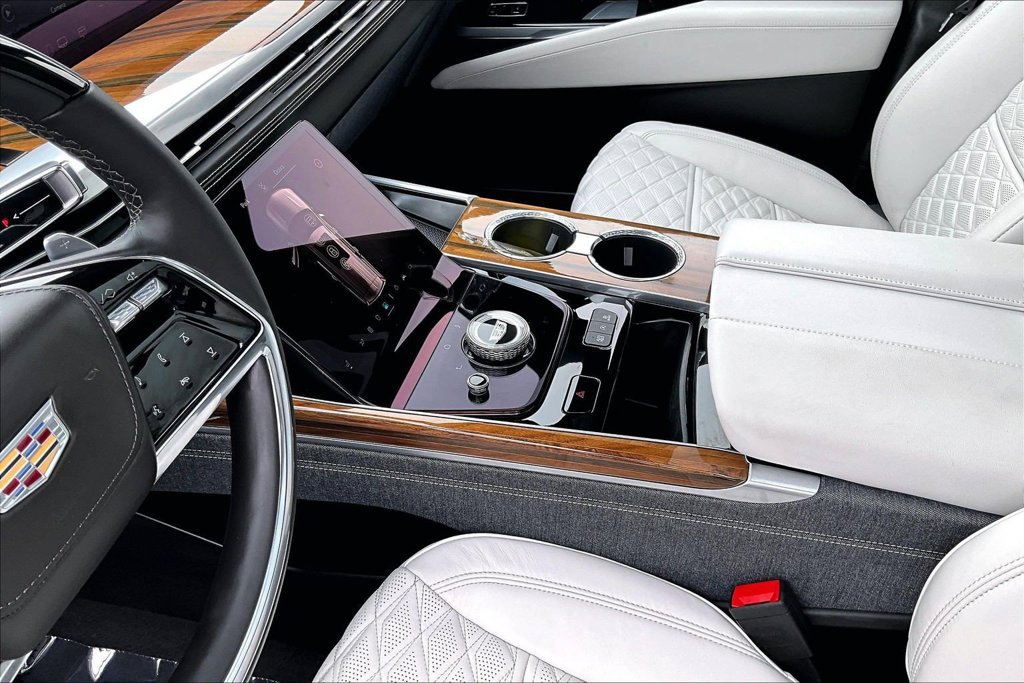 Certified 2025 Cadillac Escalade Sport Platinum AWD/4WD image 18