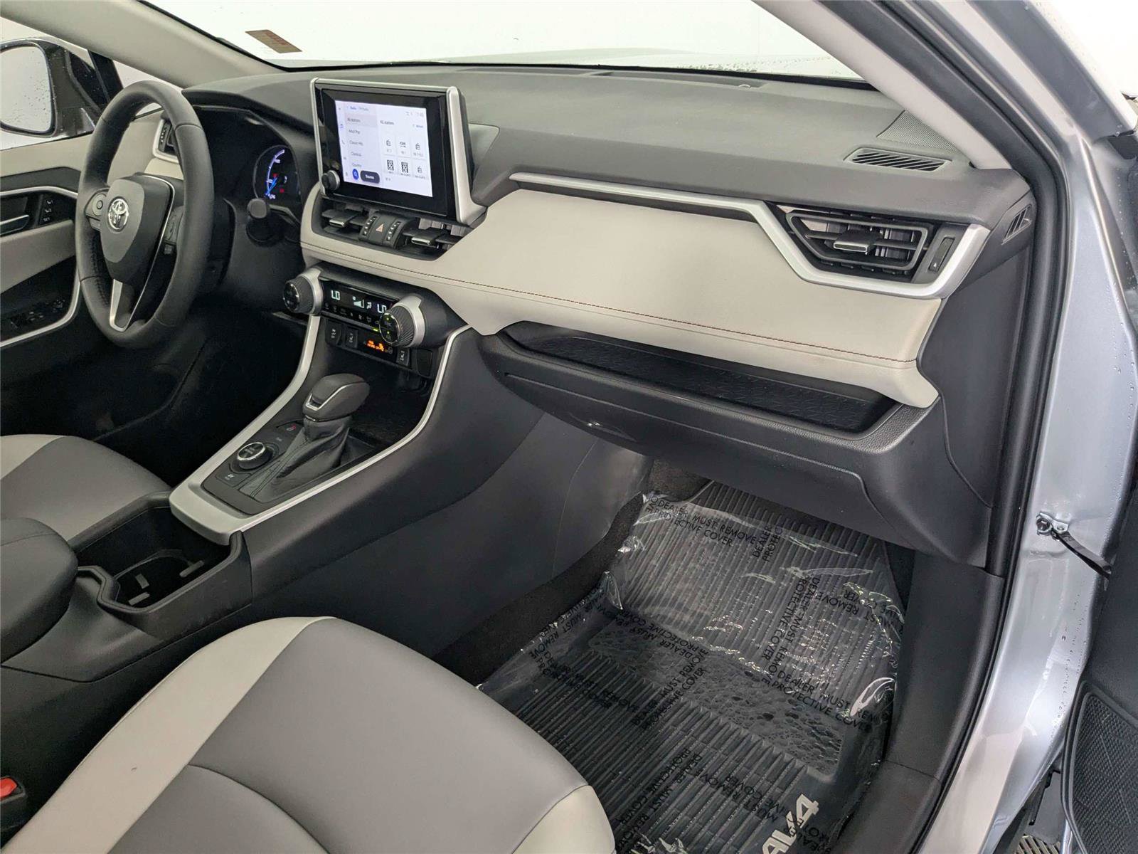Certified 2023 Toyota RAV4 XLE Premium AWD/4WD image 33