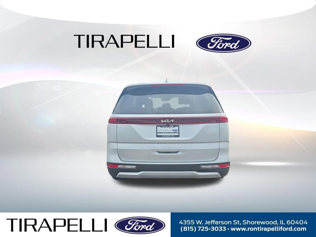Used 2023 Kia Carnival LX image 9