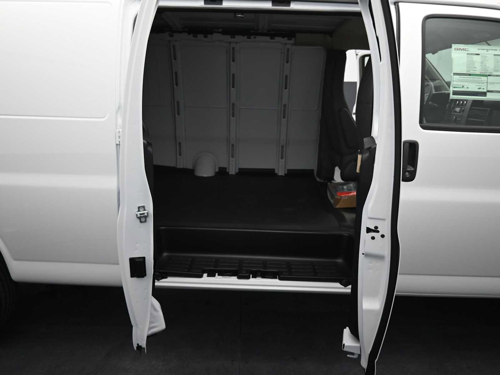 New 2026 GMC Savana 3500 Extended image 18