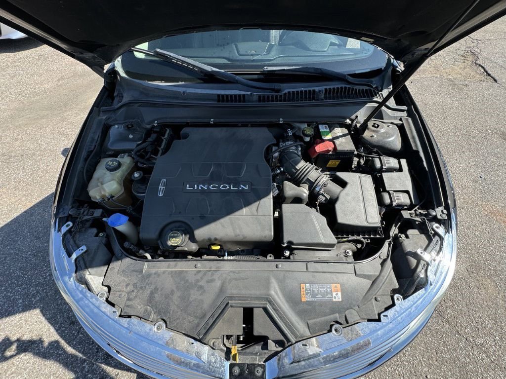 Used 2015 Lincoln MKZ image 18