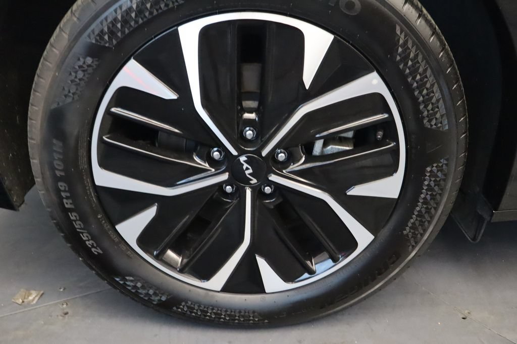 Used 2024 Kia EV6 Wind w/ Wind Technology Package AWD/4WD image 11