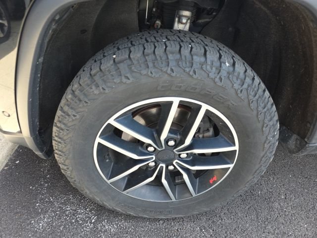 Used 2019 Jeep Grand Cherokee Trailhawk w/ Trailhawk Luxury Group AWD/4WD image 2