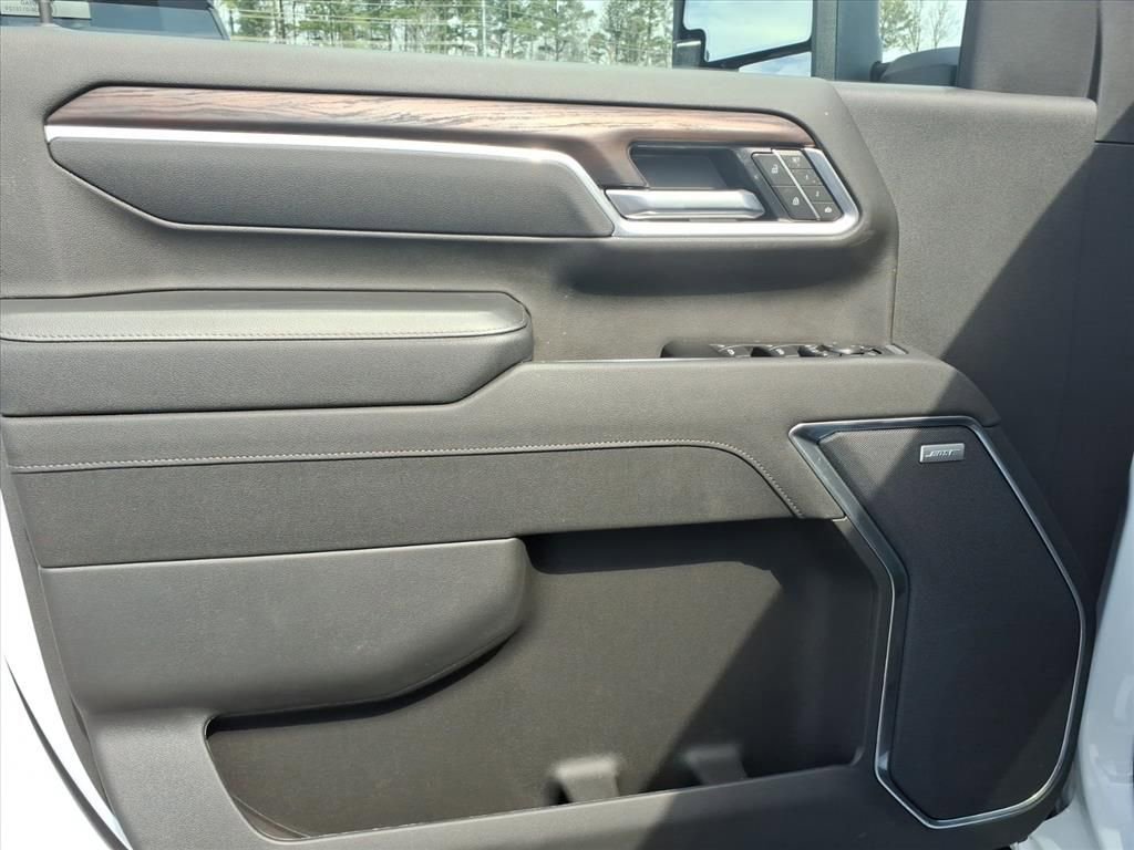 New 2026 GMC Sierra 2500 SLT w/ SLT Premium Package image 14