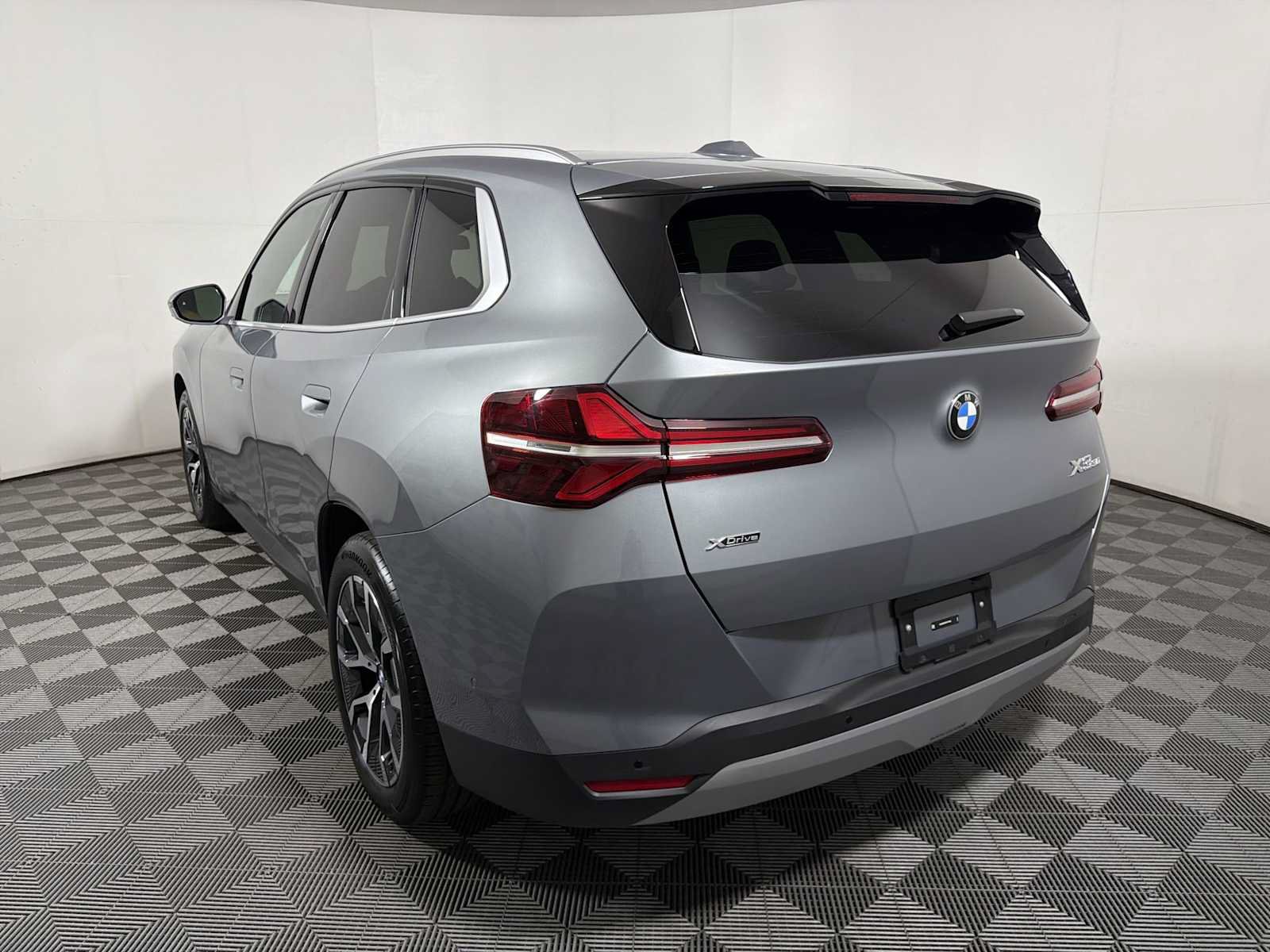 Used 2026 BMW X3 xDrive30i w/ Premium Package AWD/4WD image 5