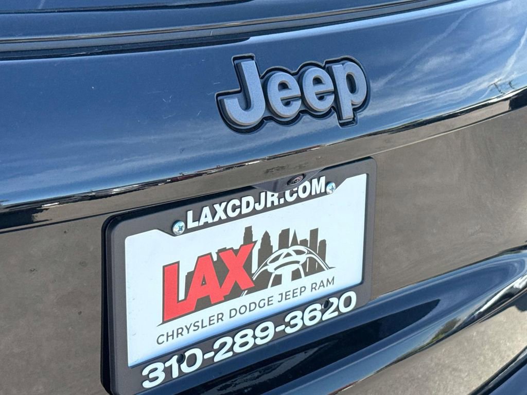 New 2026 Jeep Compass Latitude image 5