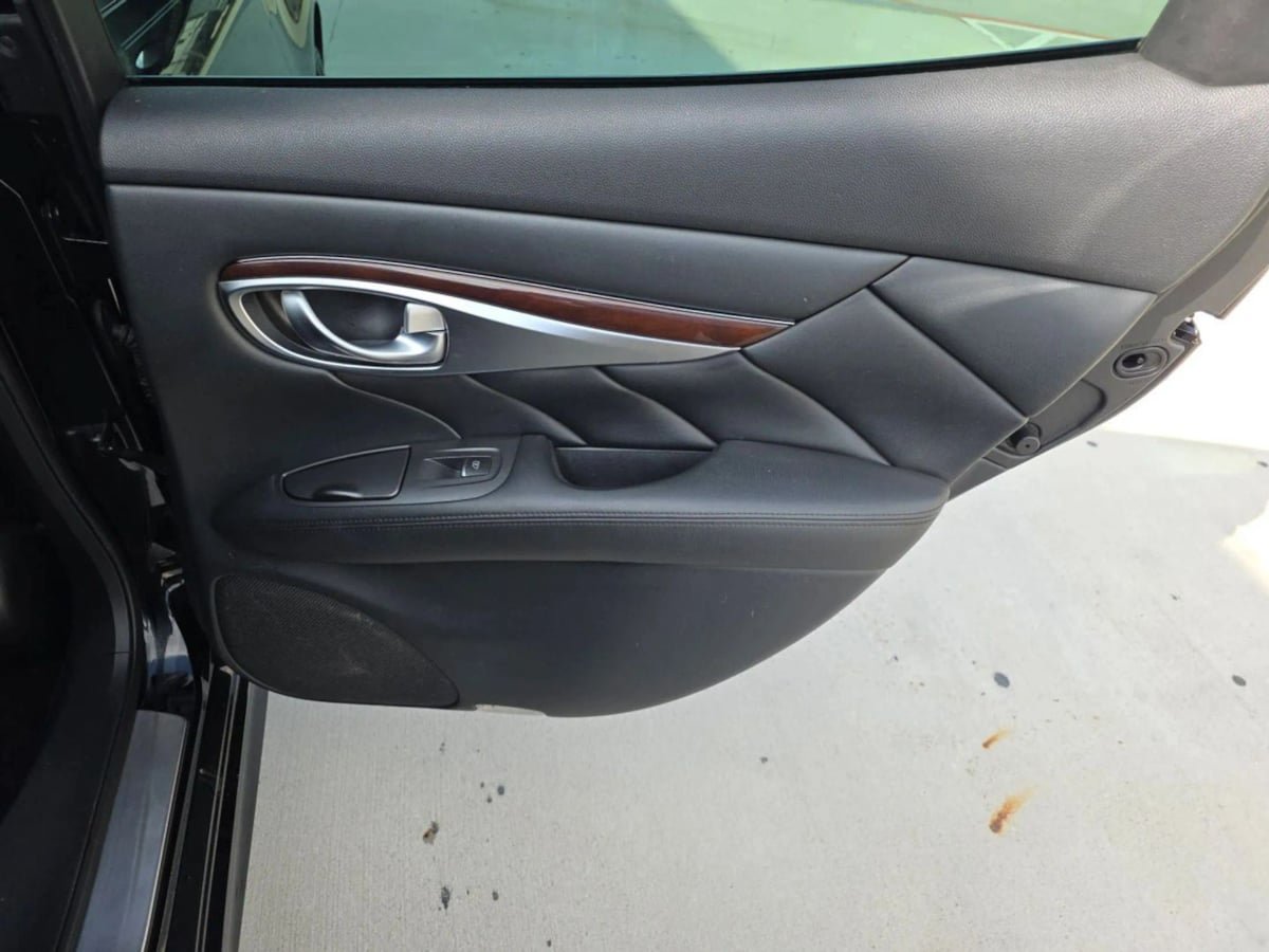 Used 2015 INFINITI Q70 3.7 AWD/4WD image 22