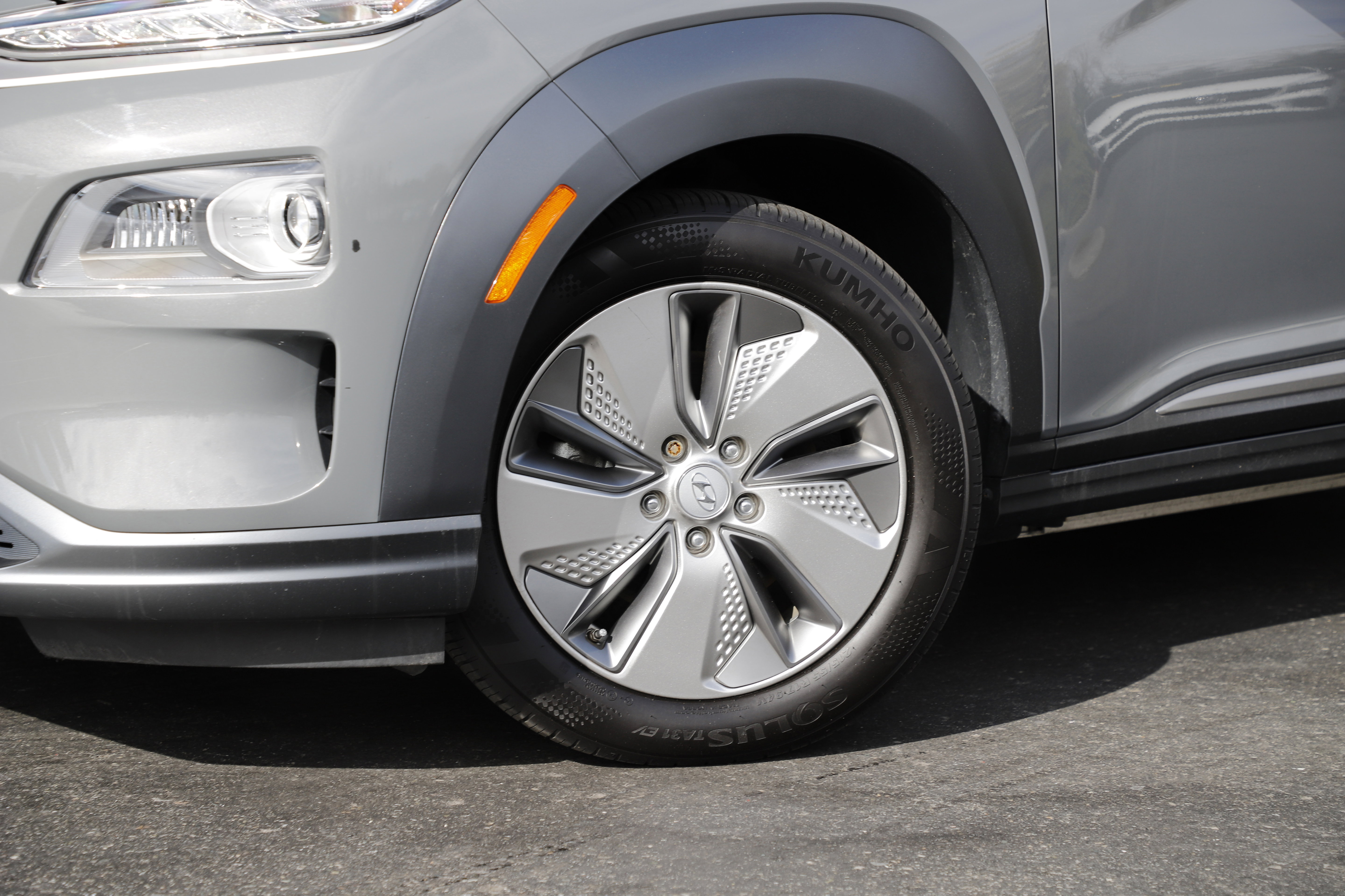 Used 2021 Hyundai Kona Limited image 2