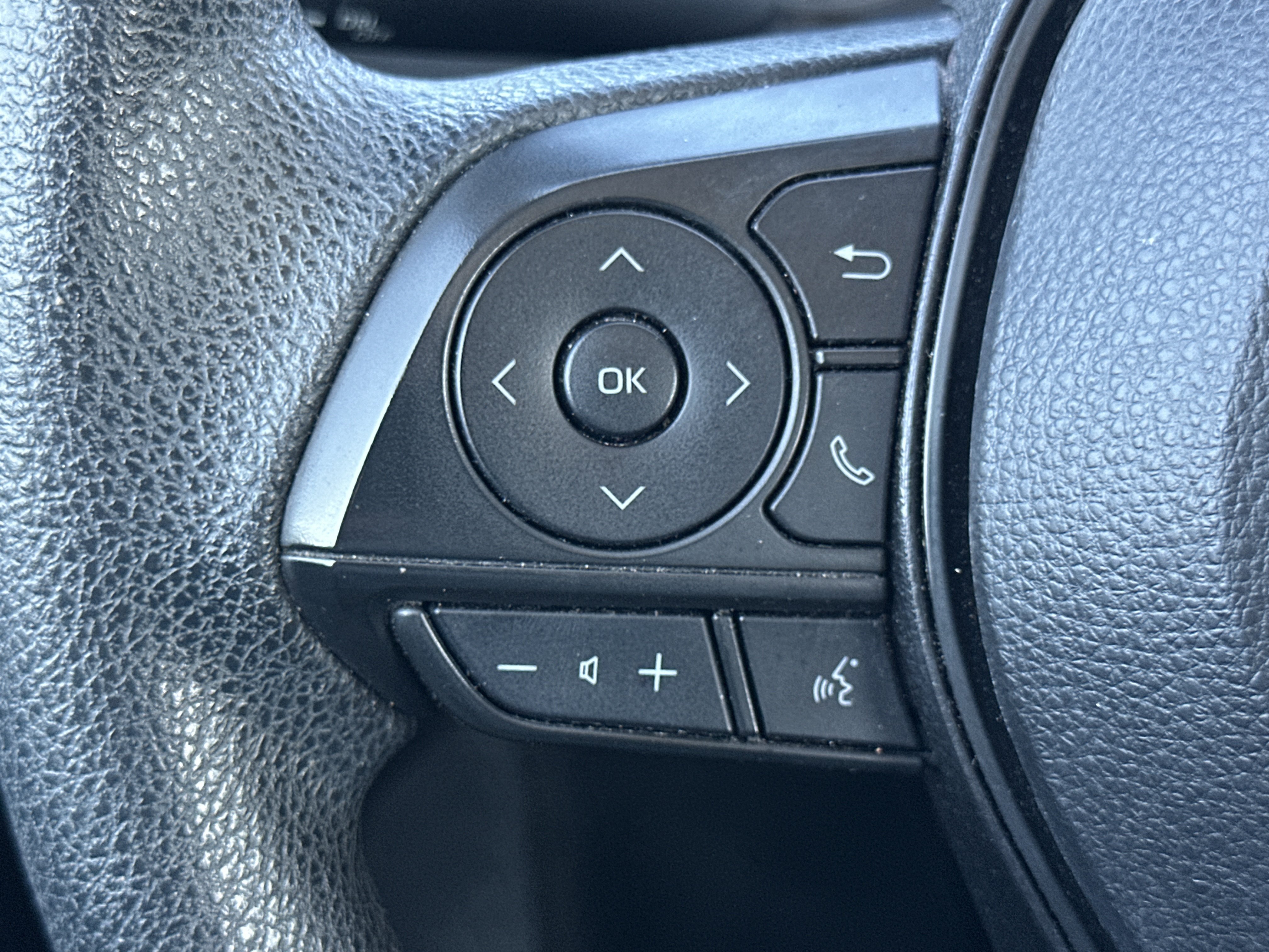 Used 2024 Toyota Corolla LE FWD image 24