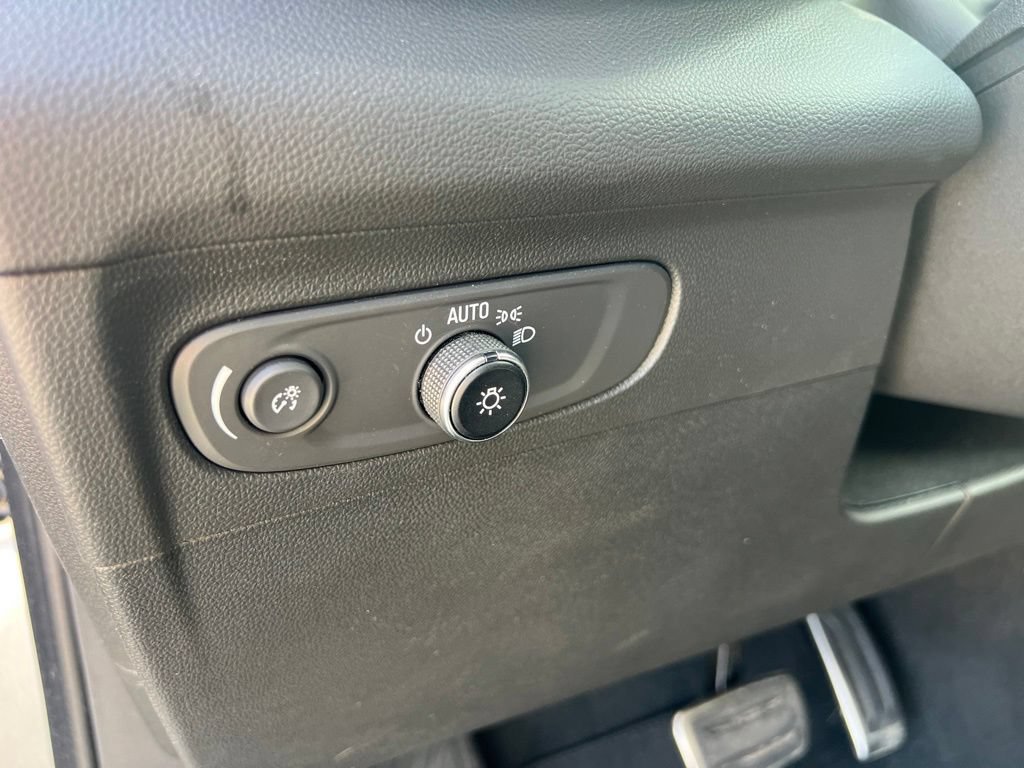 Used 2023 Buick Envision Preferred w/ Sport Touring Package AWD/4WD image 21