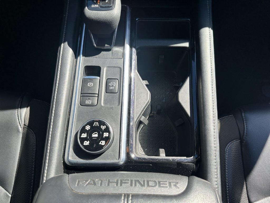 Used 2022 Nissan Pathfinder SL AWD/4WD image 17