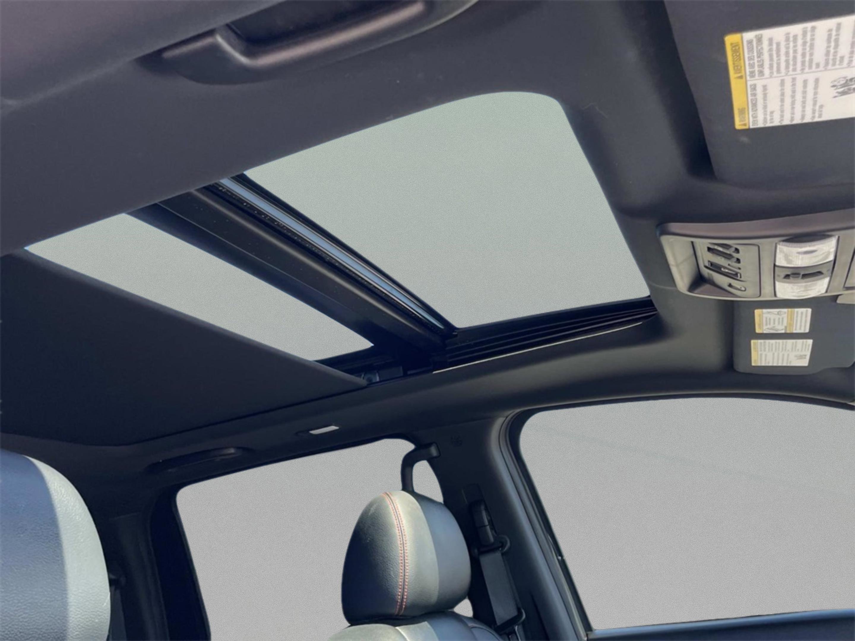 Used 2024 Nissan Titan PRO-4X w/ Pro-4x Convenience Package image 22