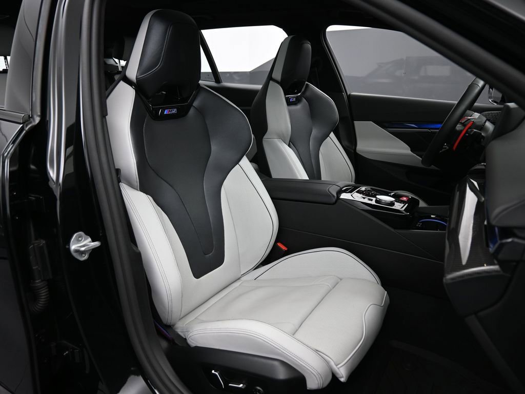 Used 2025 BMW M5 Touring image 33