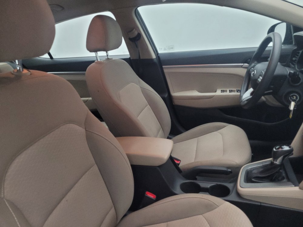 Used 2020 Hyundai Elantra SE FWD image 21