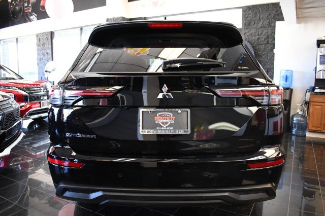 New 2026 Mitsubishi Outlander ES AWD/4WD image 4
