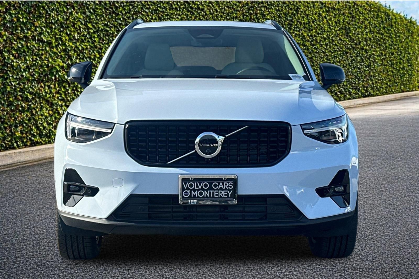 New 2026 Volvo XC40 B5 Plus w/ Protection Package Premier AWD/4WD image 9