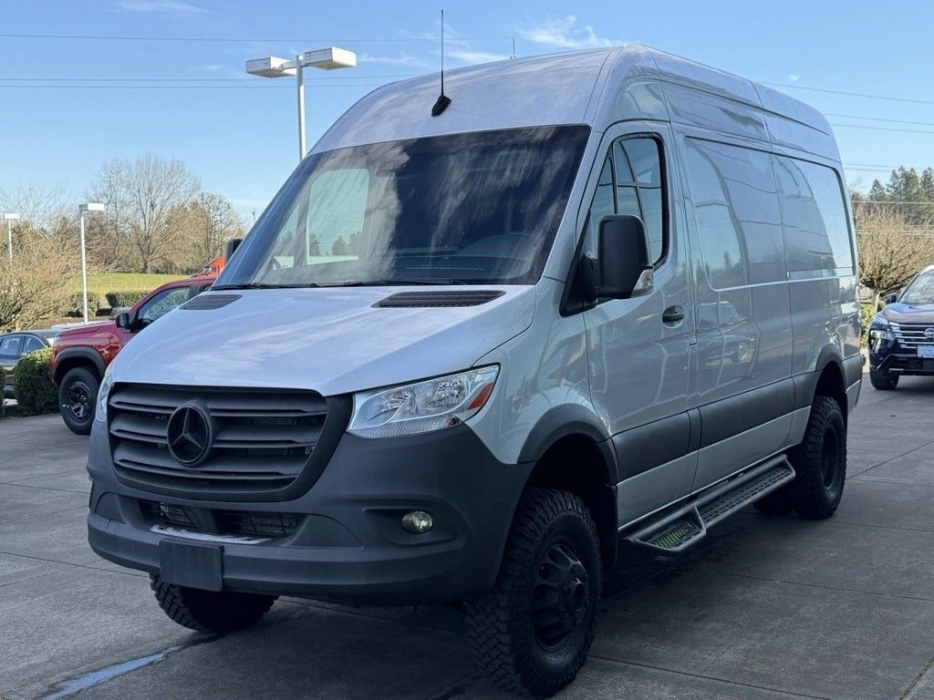 Used 2023 Mercedes-Benz Sprinter 3500 image 4