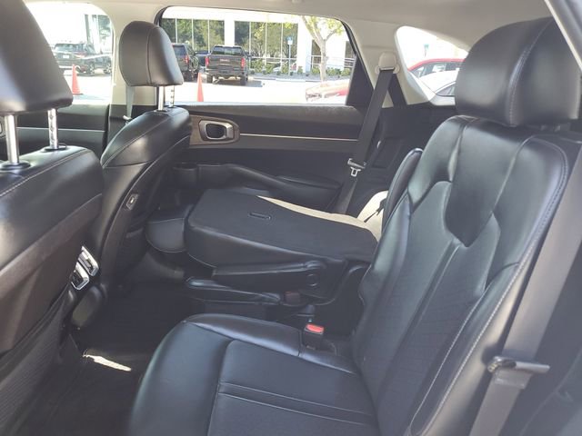 Used 2021 Kia Sorento EX w/ Panoramic Sunroof Package image 10