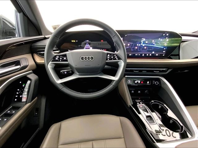 Used 2025 Audi Q5 Premium w/ Convenience Package AWD/4WD image 11