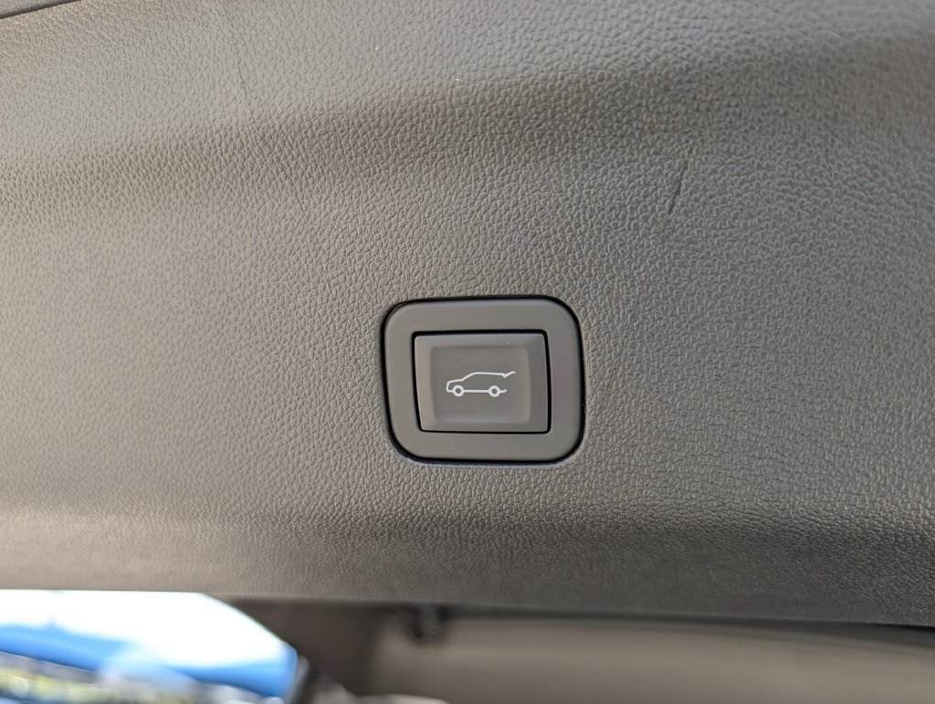 New 2026 GMC Yukon AT4 Ultimate w/ LPO, Floor Liner Package AWD/4WD image 30