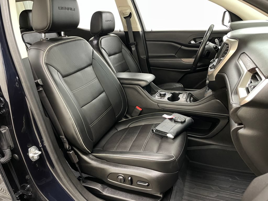 Certified 2022 GMC Acadia Denali w/ Denali Ultimate Package AWD/4WD image 44
