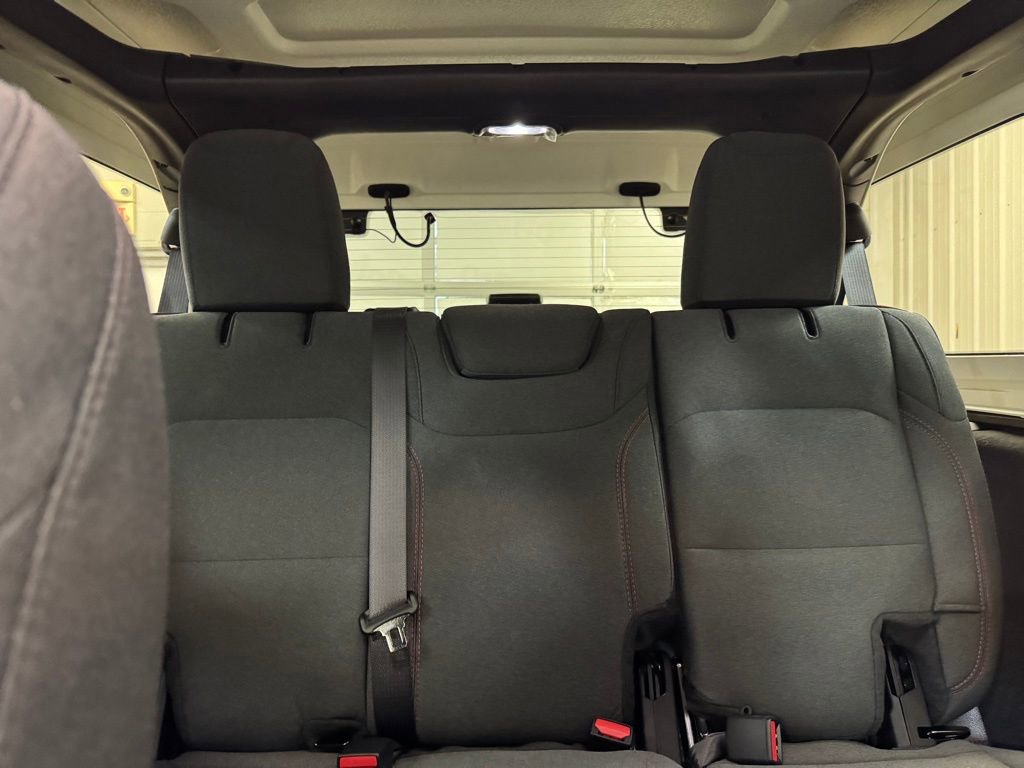 Used 2025 Jeep Wrangler Unlimited Rubicon w/ Convenience Group image 13