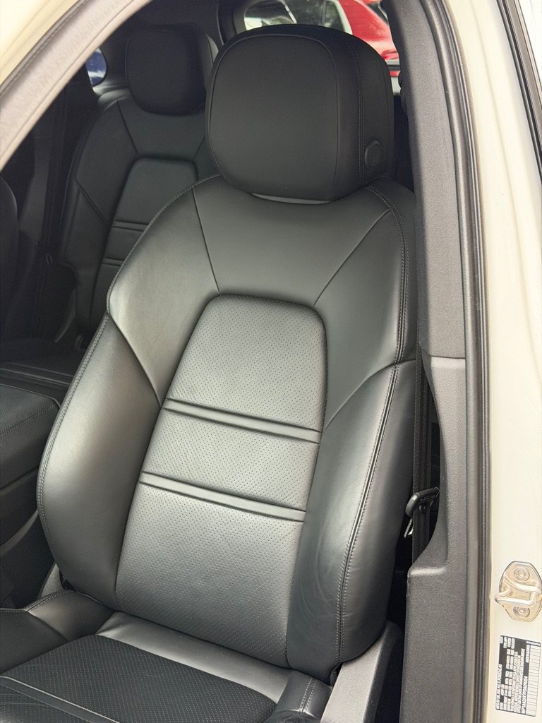 Used 2023 Porsche Cayenne AWD/4WD image 30