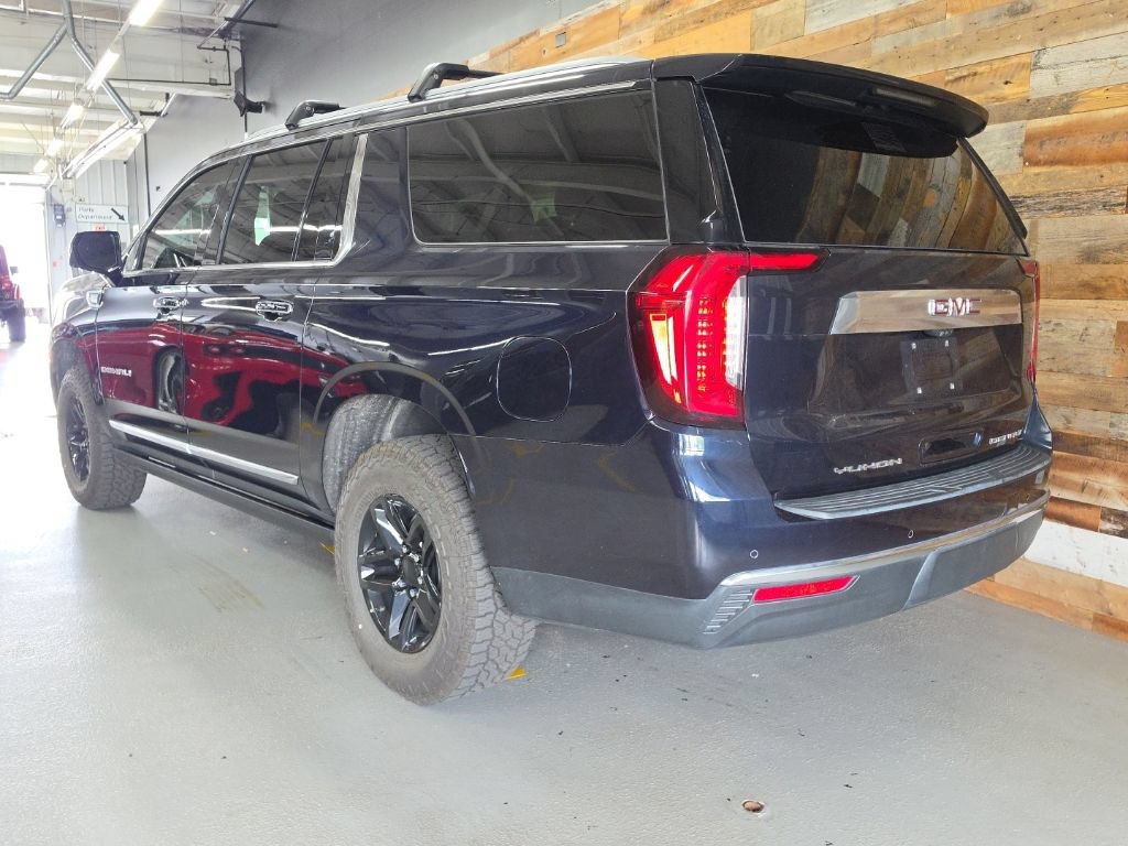 Used 2021 GMC Yukon XL Denali w/ Denali Premium Package AWD/4WD image 4