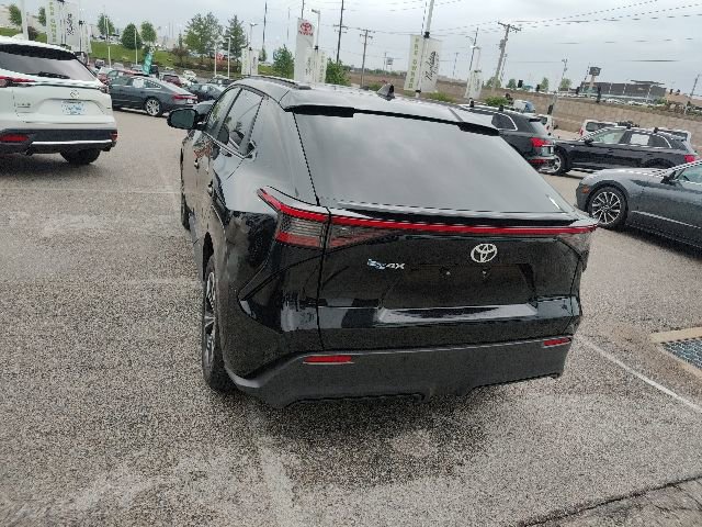 Used 2023 Toyota bZ4X XLE w/ Weather Package FWD image 16
