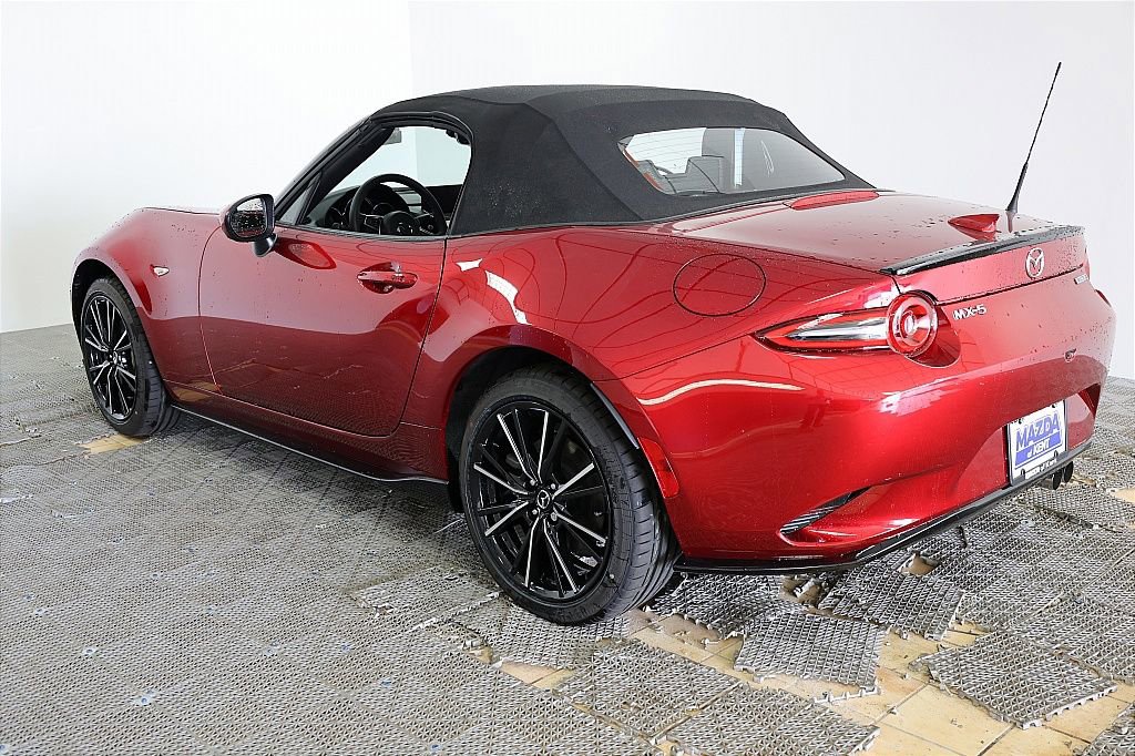 New 2025 MAZDA MX-5 Miata Grand Touring w/ Appearance Package RWD image 3
