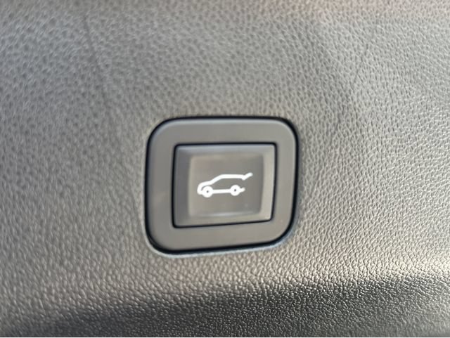 Certified 2025 Chevrolet Tahoe High Country AWD/4WD image 14