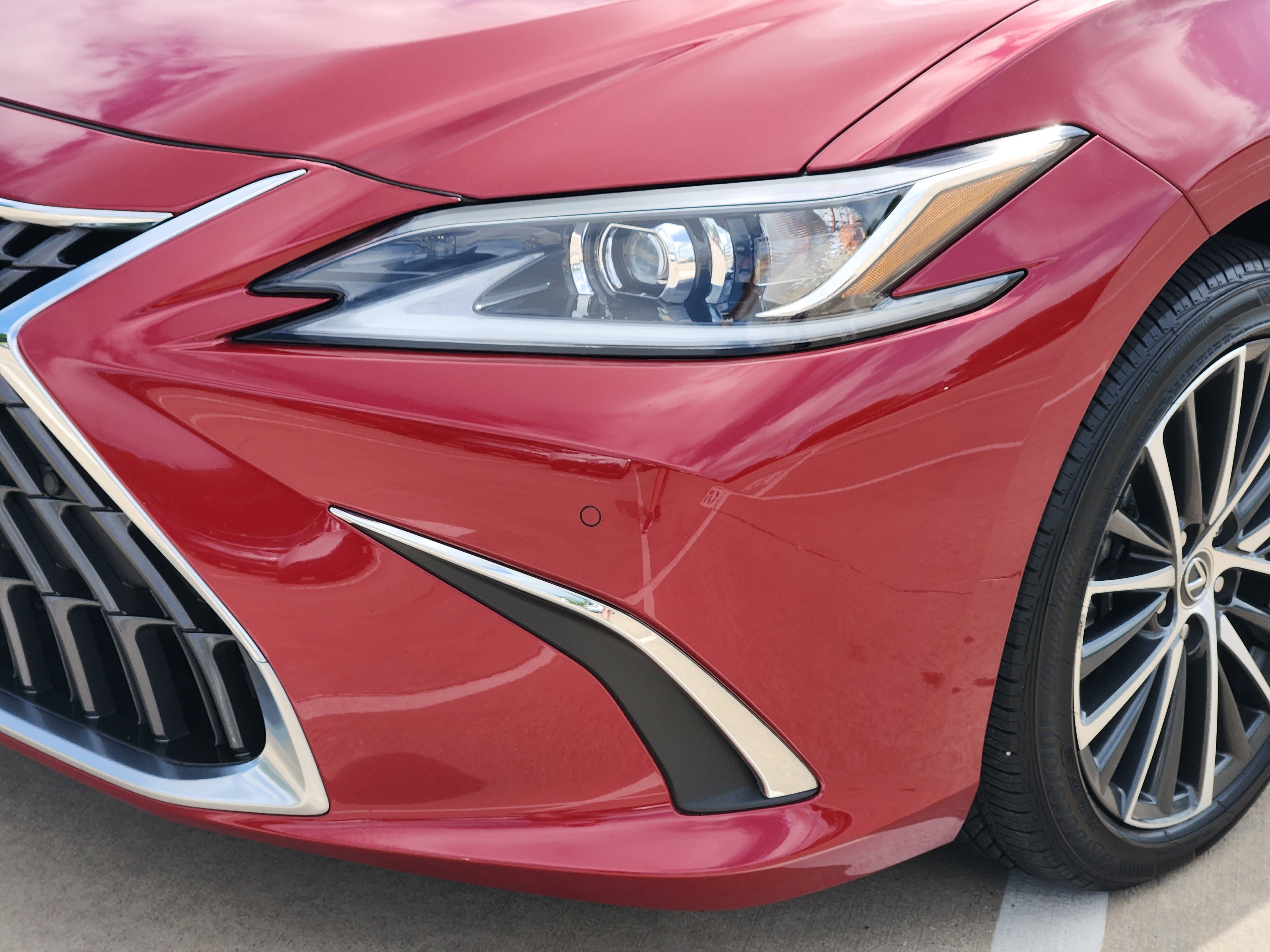 Used 2025 Lexus ES 300h w/ Premium Package image 6