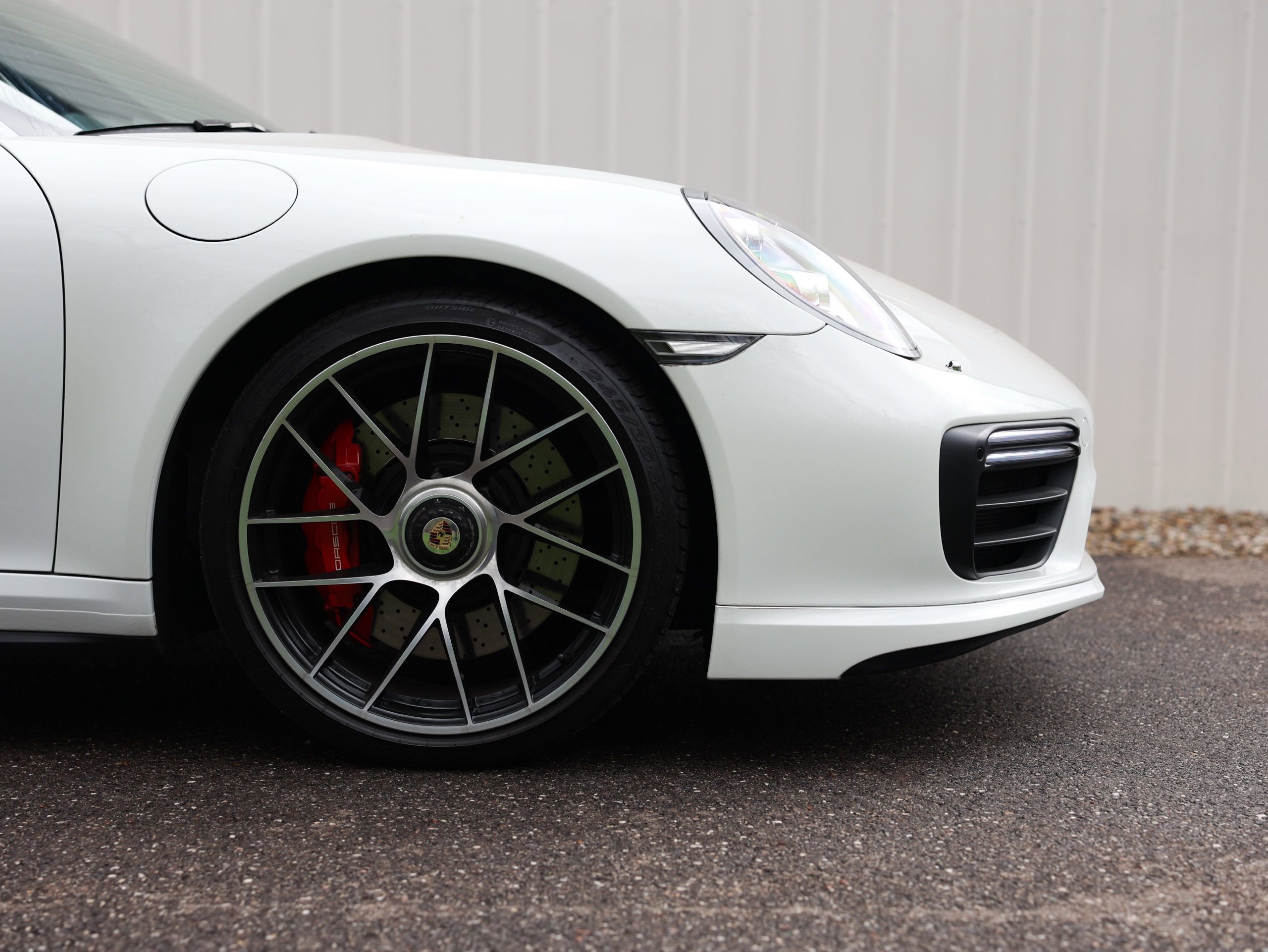 Used 2018 Porsche 911 Turbo image 3