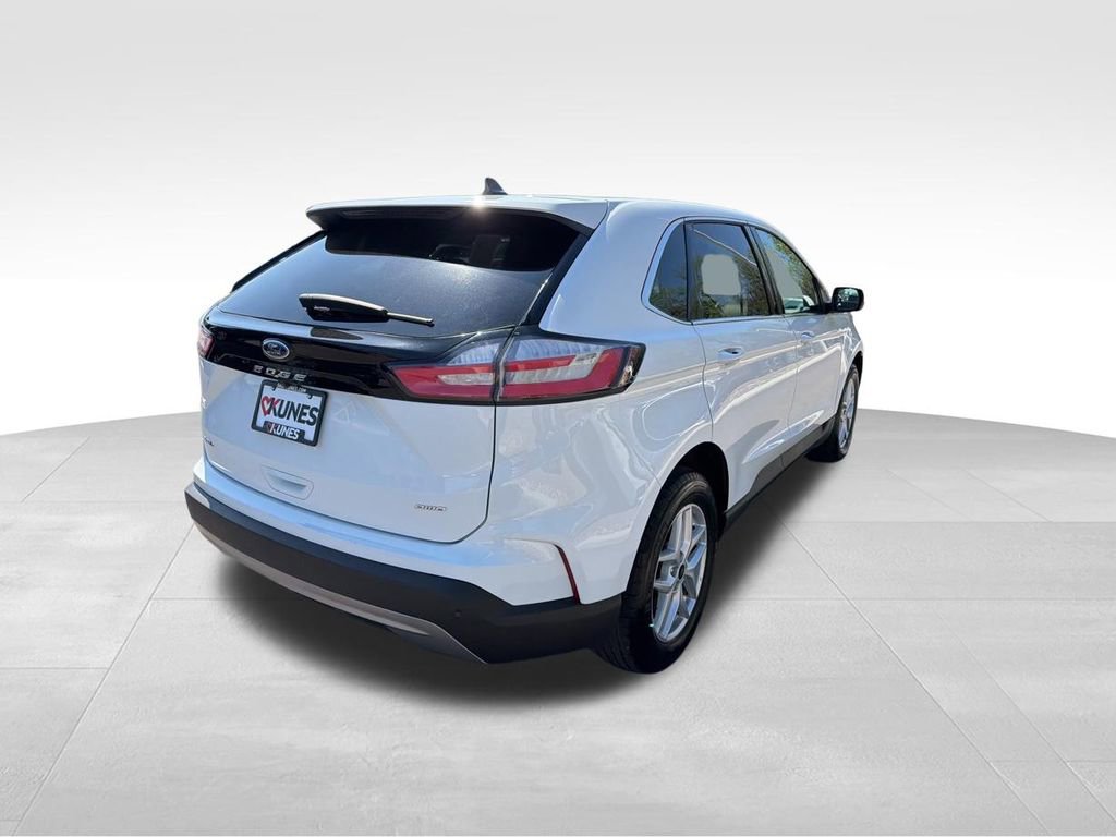 Used 2024 Ford Edge SEL AWD/4WD image 10