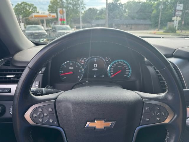 Used 2020 Chevrolet Suburban Premier AWD/4WD image 25