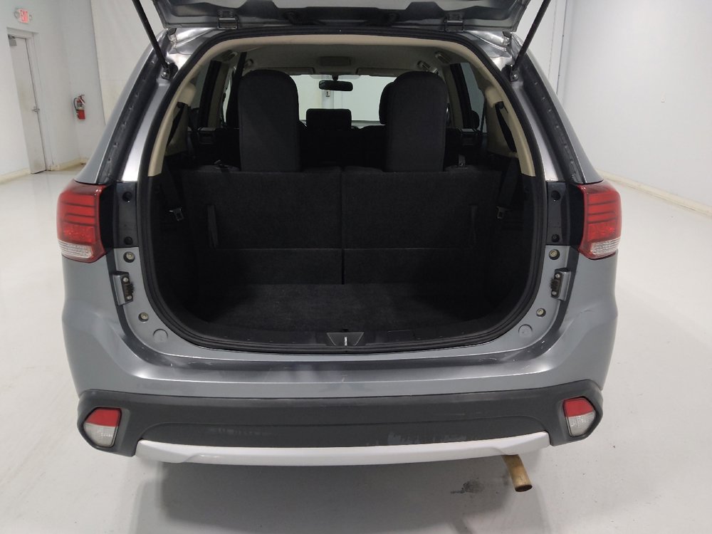 Used 2016 Mitsubishi Outlander SE image 29