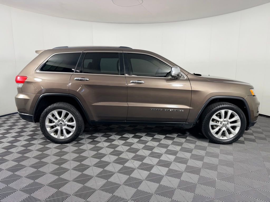 Used 2017 Jeep Grand Cherokee Limited image 3