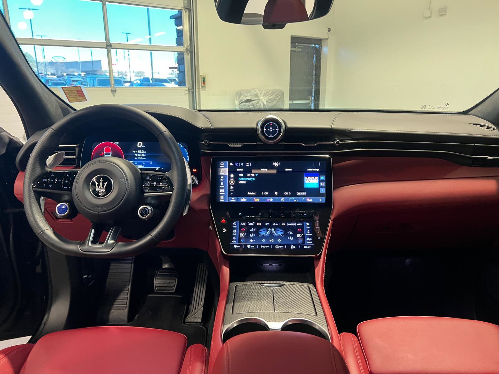 Used 2024 Maserati Grecale Trofeo image 34