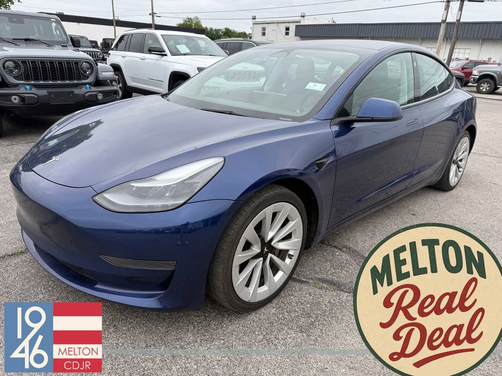 Used 2022 Tesla Model 3 RWD image 1