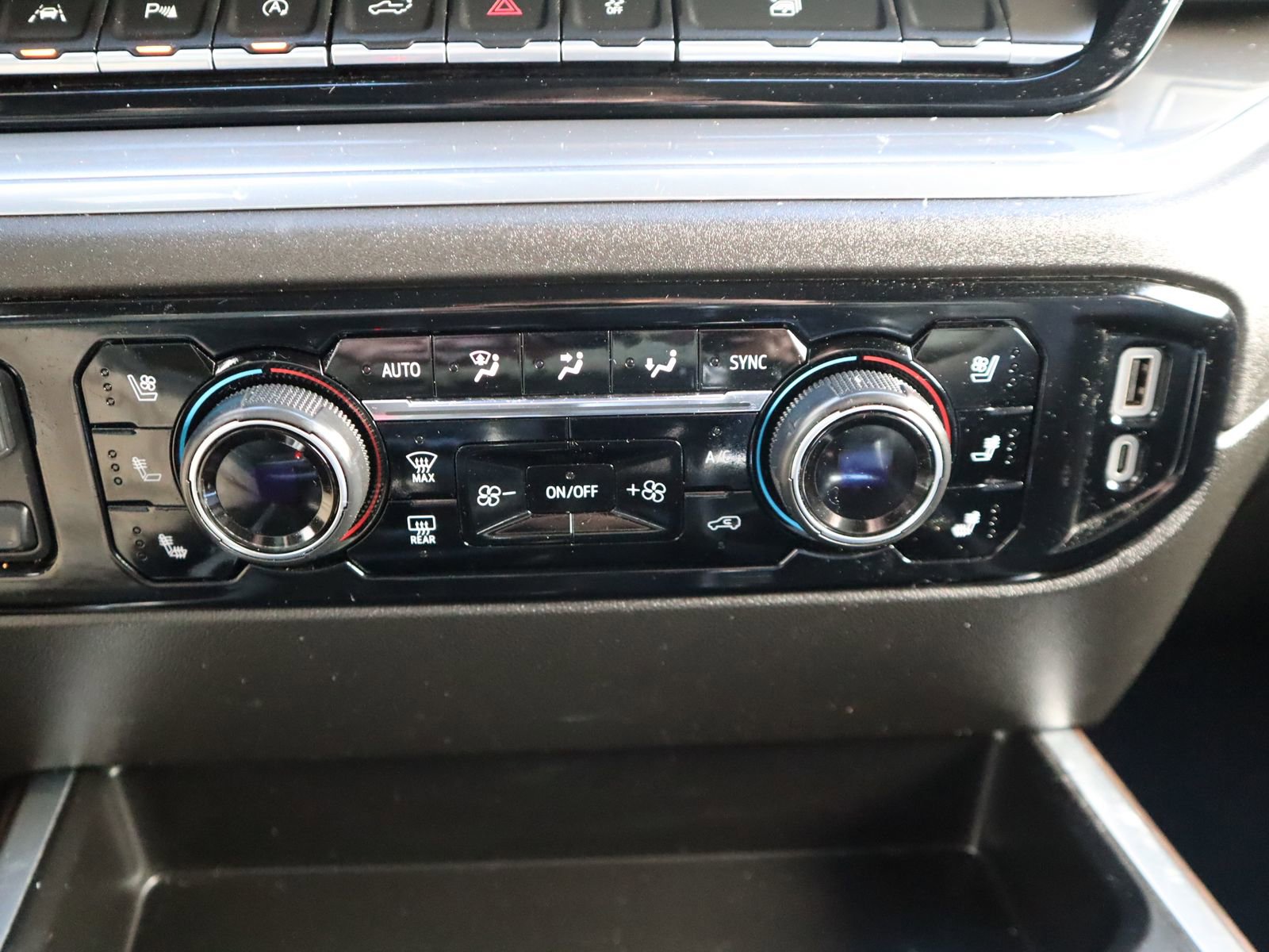 Used 2023 Chevrolet Silverado 1500 High Country w/ High Country Premium Package image 38