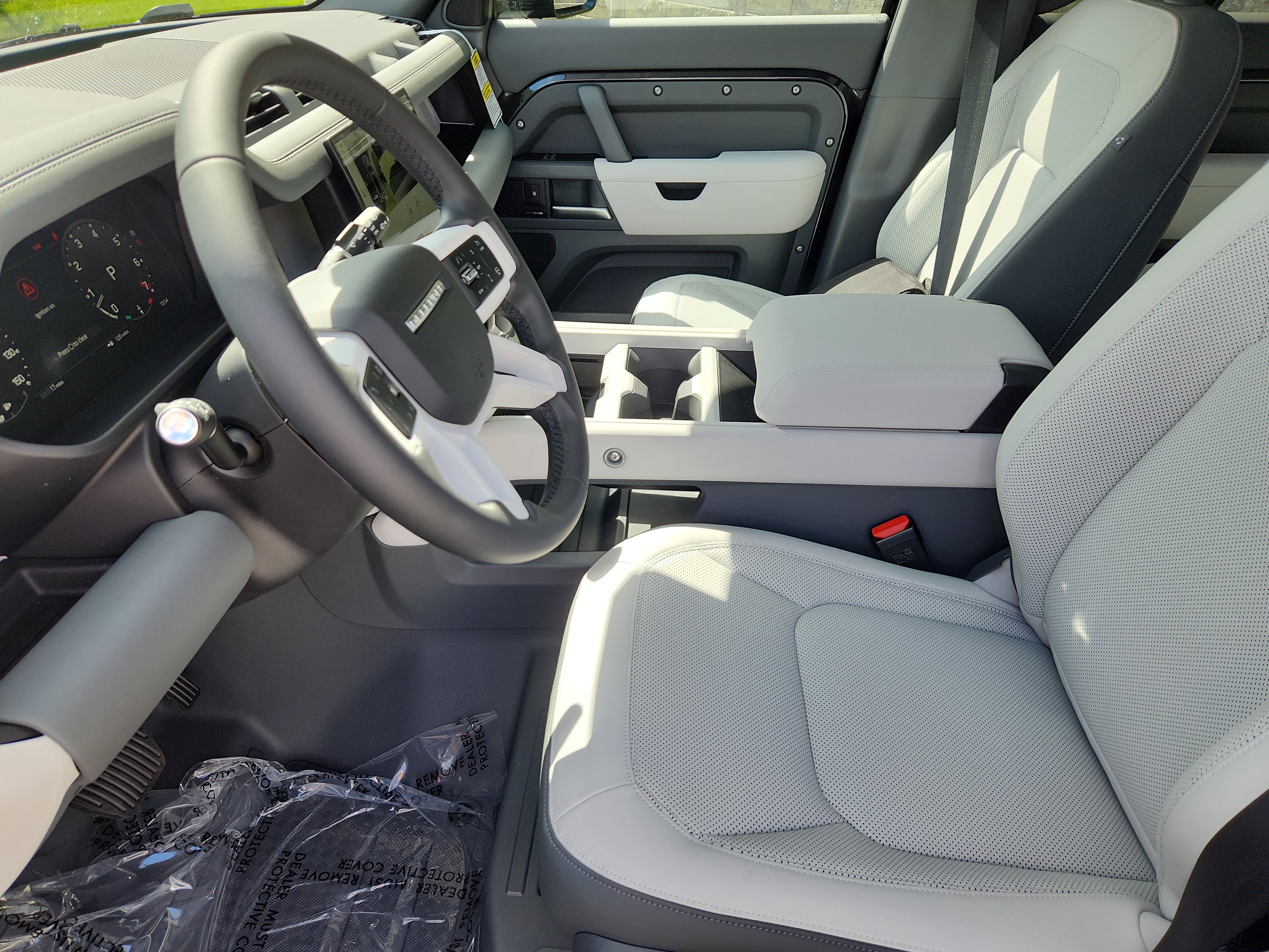 Used 2025 Land Rover Defender 130 S image 21