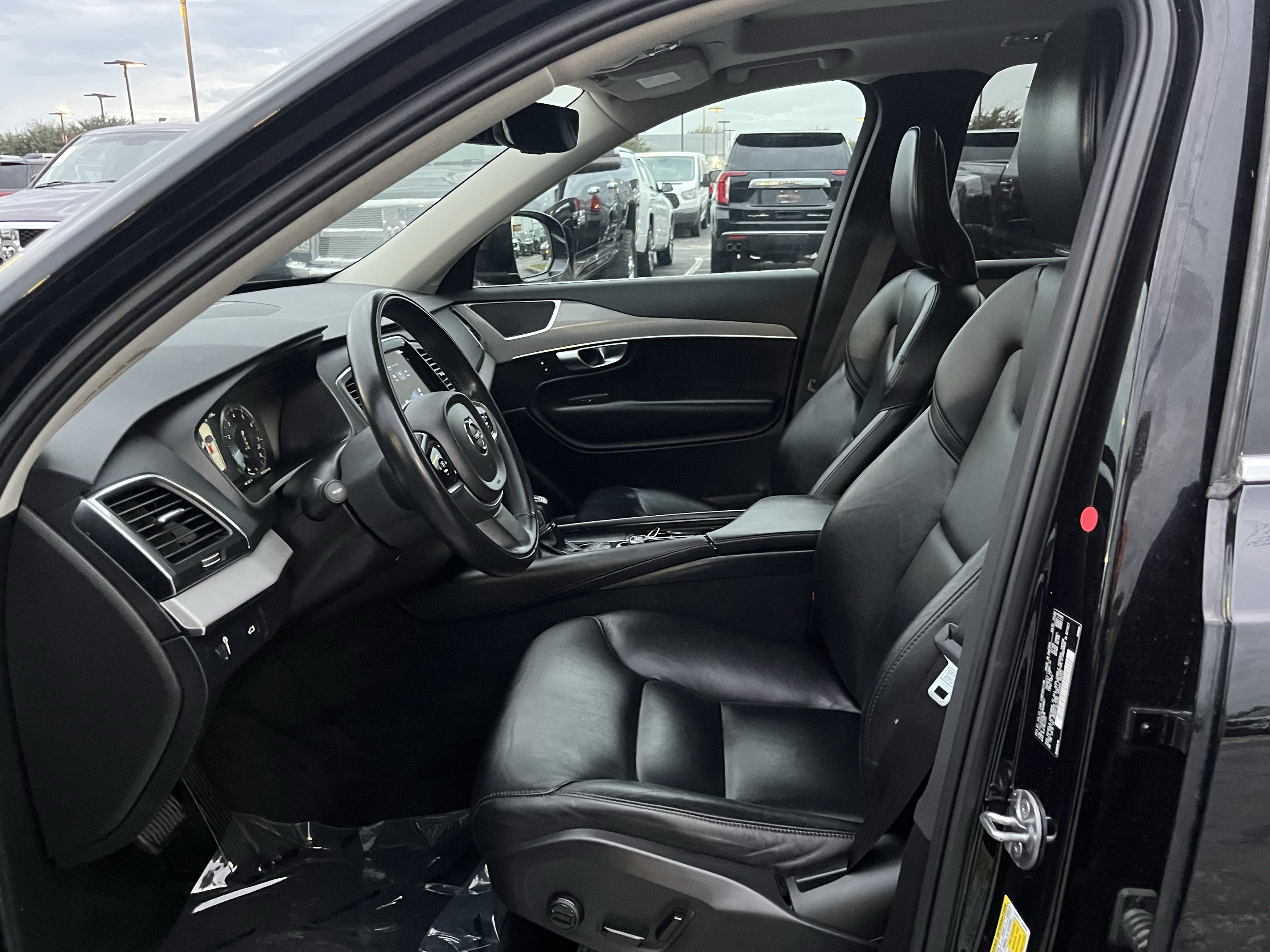 Used 2022 Volvo XC90 T5 Momentum AWD/4WD image 30
