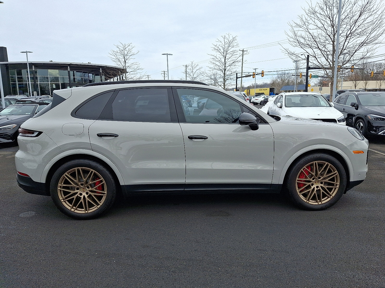 Used 2024 Porsche Cayenne S image 7
