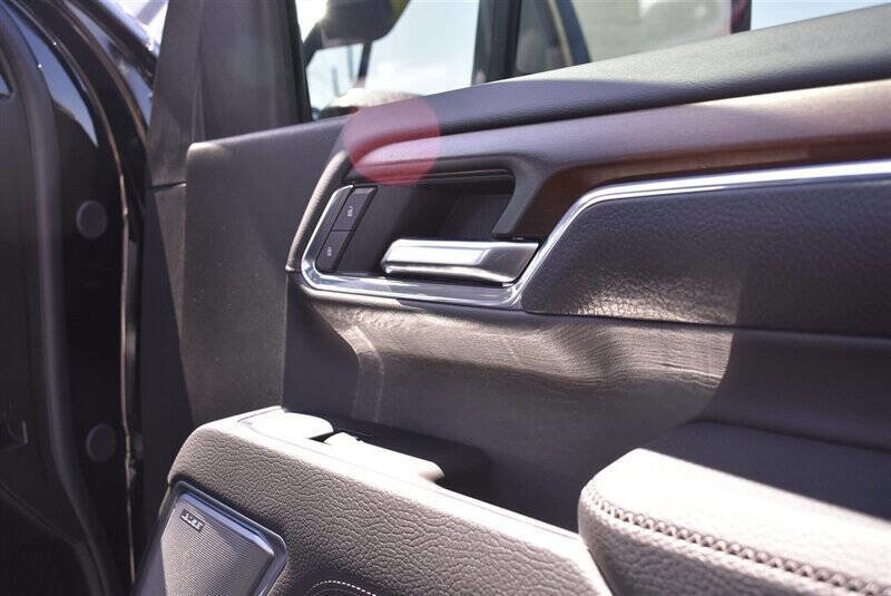 Used 2024 GMC Sierra 3500 Denali w/ Denali Reserve Package image 29