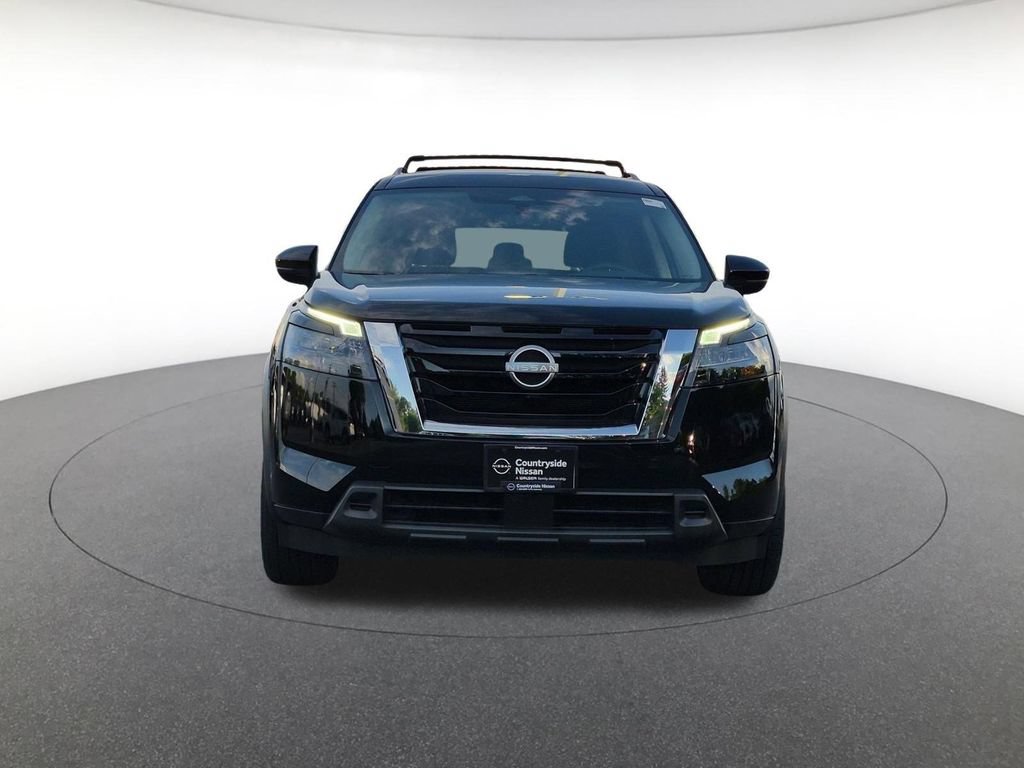 Used 2024 Nissan Pathfinder SV AWD/4WD image 2