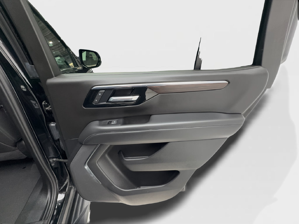 Used 2025 Chevrolet Tahoe LT RWD image 39